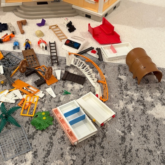Playmobil Lot - Picture 3 of 11